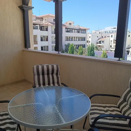 Queens Gardens Suite By The Sea, Pool And Mall Paphos Exterior photo