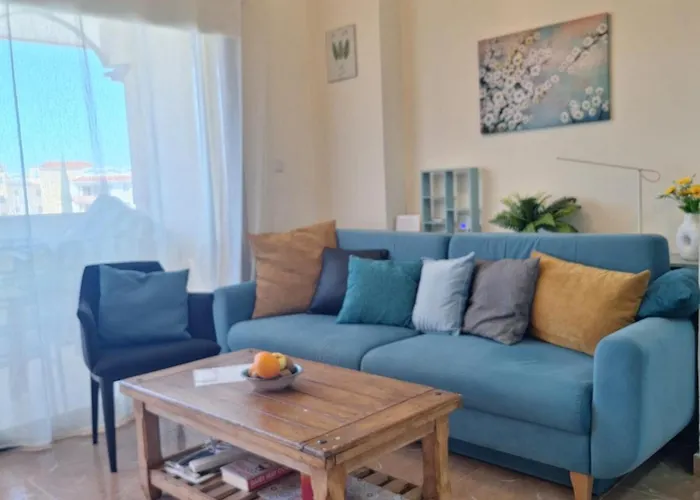 Queens Gardens Suite By The Sea, Pool And Mall
