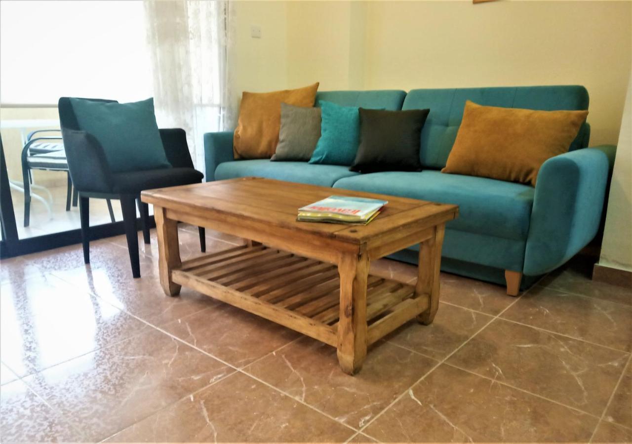 Apartament Queens Gardens By The Sea, Pool And Mall Paphos