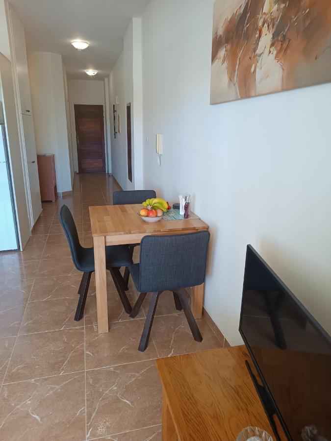 Apartament Queens Gardens By The Sea, Pool And Mall