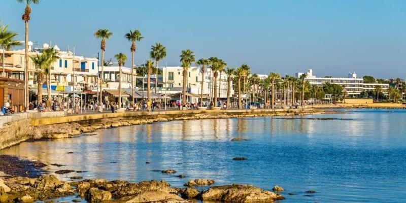 Apartament Queens Gardens By The Sea, Pool And Mall Paphos