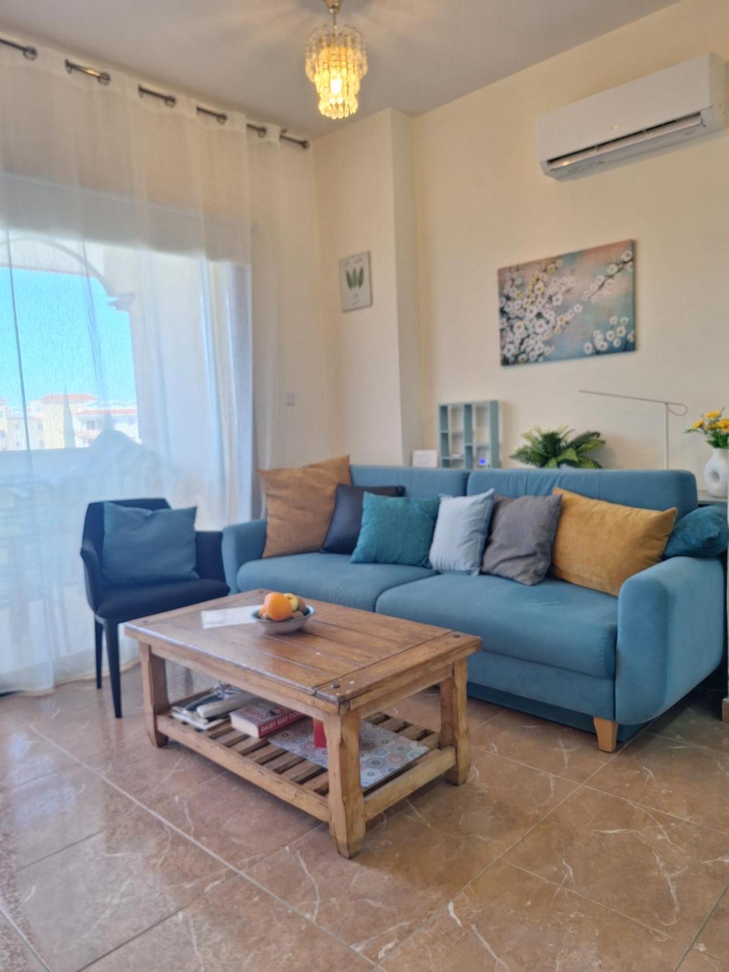 Queens Gardens By The Sea, Pool And Mall Apartament *